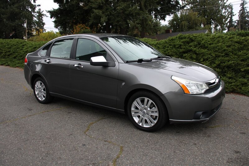 Used 2010 Ford Focus SEL FWD image 2