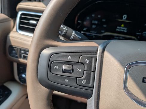 Used 2023 GMC Yukon XL Denali AWD/4WD image 27