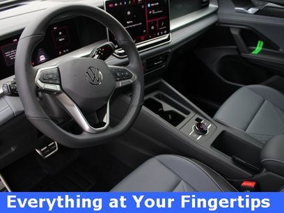 New 2025 Volkswagen Tiguan SE R-Line