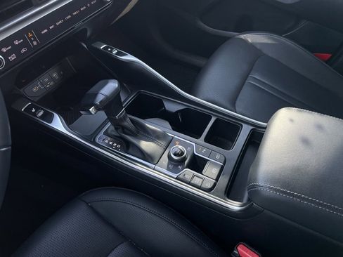 Used 2025 Kia Sorento S image 18