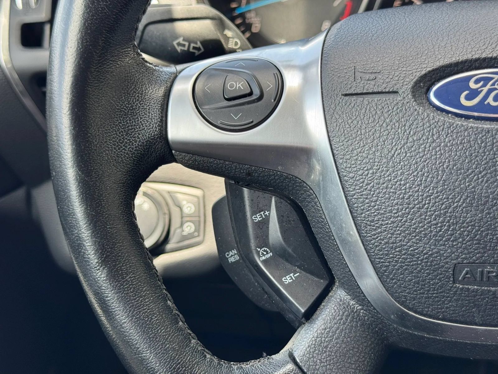 Used 2013 Ford Escape Titanium w/ Parking Technology Pkg FWD image 28