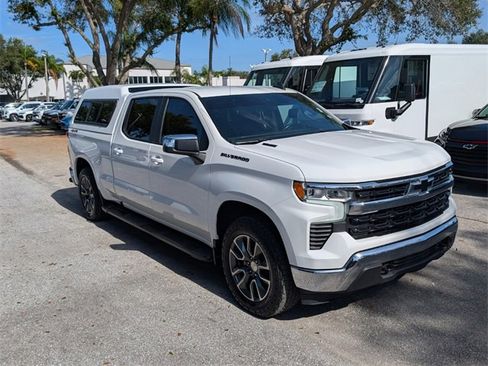 Used 2023 Chevrolet Silverado 1500 LT w/ Leather Package image 2