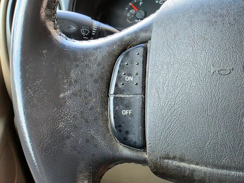 Used 2003 Ford E-150 and Econoline 150 RWD image 17
