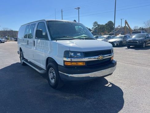 Used 2024 Chevrolet Express 2500 w/ Driver Convenience Package image 5