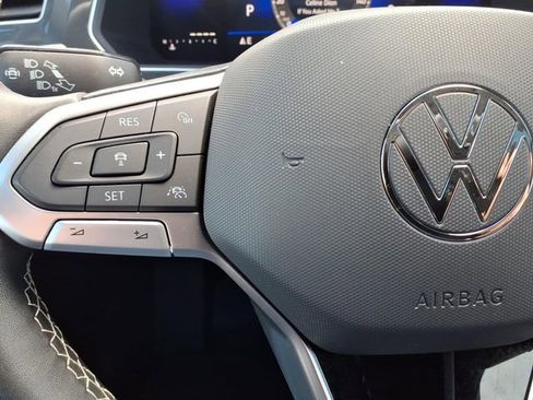 Used 2023 Volkswagen Tiguan SE w/ Panoramic Sunroof Package AWD/4WD image 28