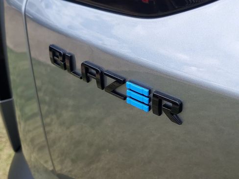 Used 2026 Chevrolet Blazer EV LT w/ Midnight/Sport Edition FWD image 6