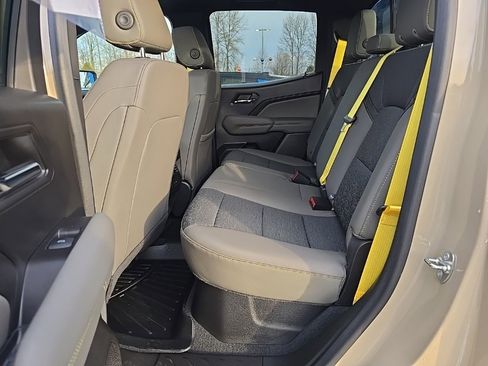 Used 2024 Chevrolet Colorado ZR2 w/ Technology Package image 26