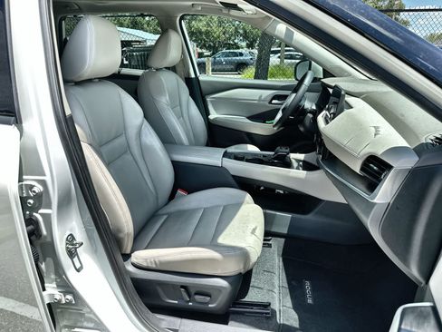Used 2021 Nissan Rogue SL w/ Premium Package AWD/4WD image 9
