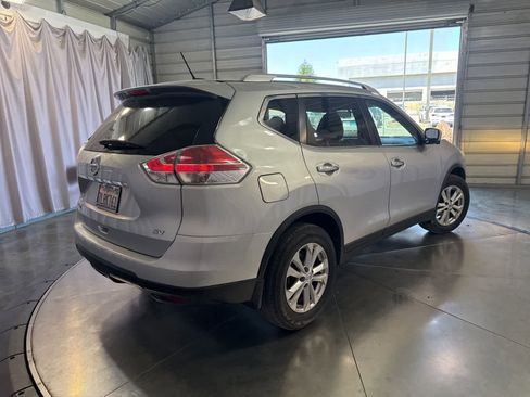 Used 2015 Nissan Rogue SV w/ SV Premium Package FWD image 5