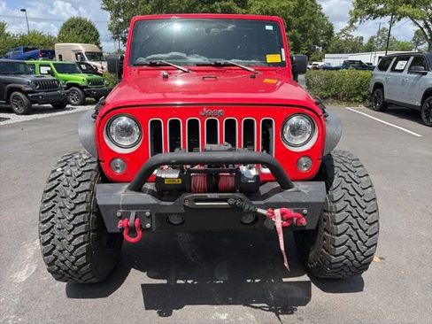 Used 2018 Jeep Wrangler Unlimited Sahara w/ Max Tow Package AWD/4WD image 8