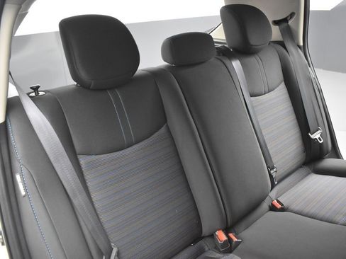 Used 2024 Nissan Leaf S image 21