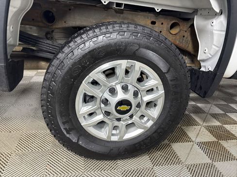 Used 2020 Chevrolet Silverado 2500 LT w/ Fleet Comfort Package image 32