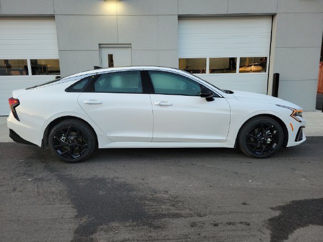 New 2027 Kia K5 GT-Line FWD image 4