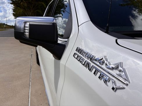 Used 2023 Chevrolet Silverado 1500 High Country w/ Technology Package image 4