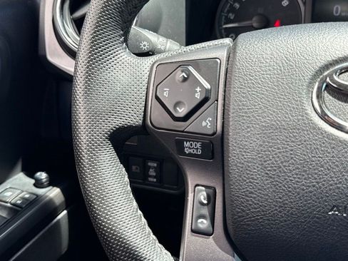 Used 2022 Toyota Tacoma TRD Sport AWD/4WD image 16