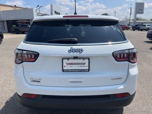 Used 2024 Jeep Compass Latitude image 5