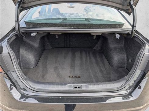 Used 2025 Nissan Altima 2.5 SV FWD image 6