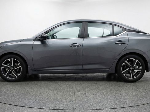 Used 2025 Nissan Sentra SV image 5