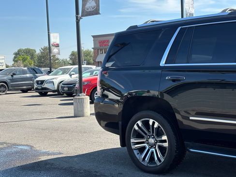 Used 2019 GMC Yukon Denali AWD/4WD image 3
