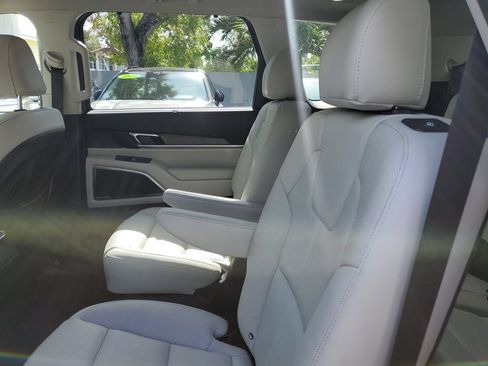 Used 2021 Kia Telluride SX w/ Nightfall Edition Package AWD/4WD image 16