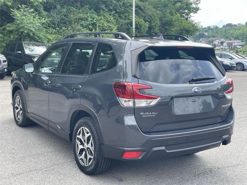 Certified 2023 Subaru Forester Premium AWD/4WD image 3