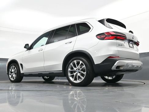 Used 2024 BMW X5 xDrive40i w/ Premium Package AWD/4WD image 34