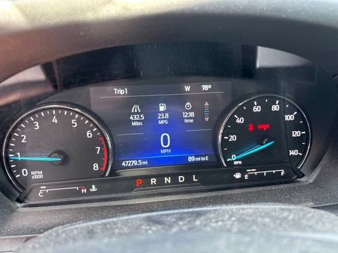 Used 2023 Ford Explorer XLT AWD/4WD image 36