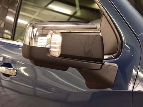 Used 2024 Chevrolet Silverado 1500 LTZ w/ LTZ Premium Package AWD/4WD image 17