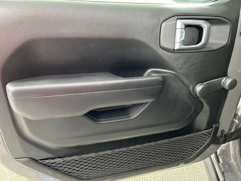 Used 2022 Jeep Wrangler Unlimited Sport image 10