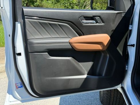 New 2026 GMC Canyon AT4 w/ Technology Plus Package AWD/4WD image 18