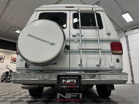 Used 1992 Chevrolet G20 RWD image 20