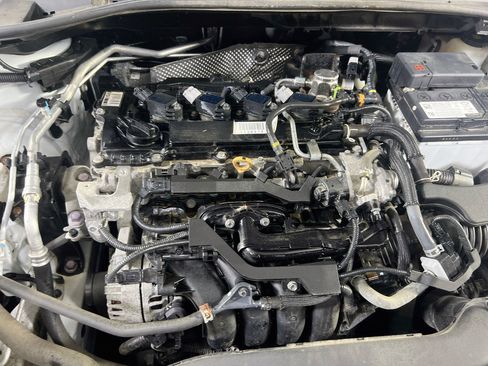Used 2022 Toyota Corolla Cross L AWD/4WD image 27
