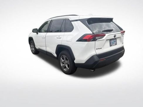 Used 2024 Toyota RAV4 LE AWD/4WD image 3