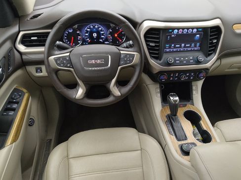 Used 2017 GMC Acadia Denali w/ Technology Package FWD image 22
