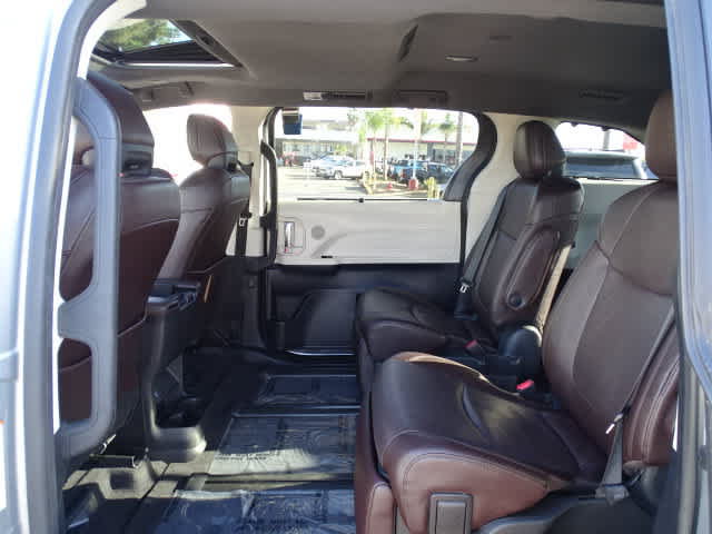 Used 2024 Toyota Sienna Platinum FWD image 20