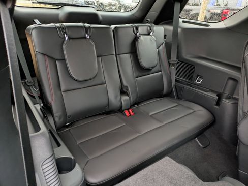 Certified 2024 Ford Explorer ST-Line w/ Class IV Trailer Tow Package image 39