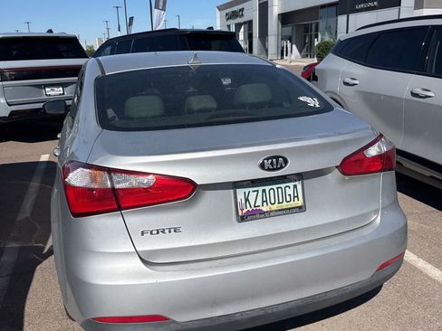 Used 2016 Kia Forte LX image 7