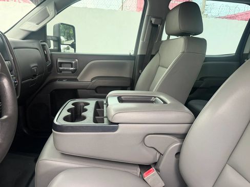 Used 2019 Chevrolet Silverado 3500 W/T w/ WT Convenience Package RWD image 9