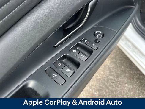 Certified 2025 Hyundai Elantra SEL image 14