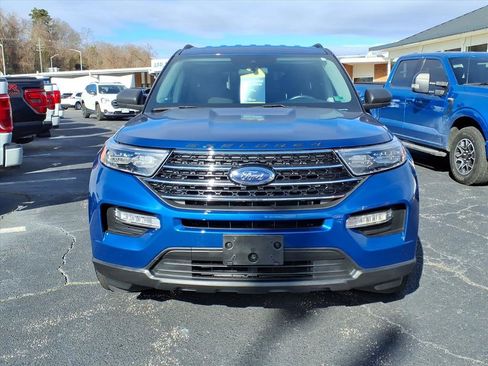Certified 2021 Ford Explorer XLT image 3