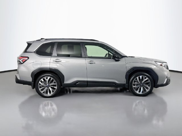 Certified 2025 Subaru Forester Touring AWD/4WD image 11