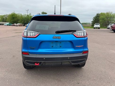 Used 2019 Jeep Cherokee Trailhawk w/ Cold Weather Group AWD/4WD image 17