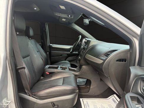 Used 2018 Dodge Grand Caravan GT FWD image 15