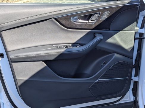 Used 2024 Audi Q8 Prestige image 13