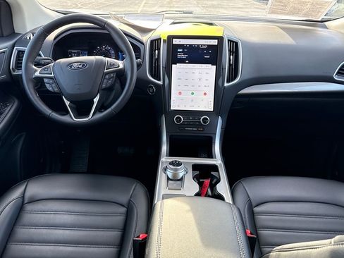 Certified 2024 Ford Edge SEL w/ Convenience Package image 11