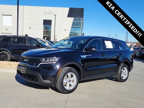 Used 2023 Kia Sorento LX image 1