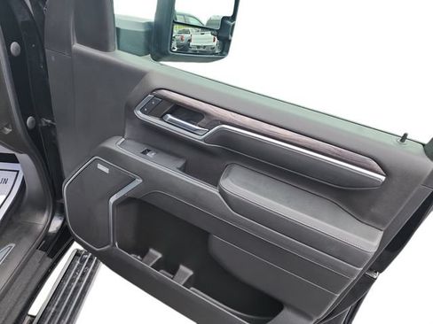 Used 2024 Chevrolet Silverado 2500 LTZ w/ LTZ Convenience Package AWD/4WD image 13