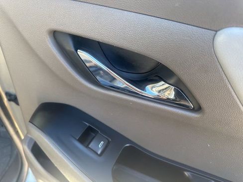 Used 2018 Chevrolet Traverse LT w/ LPO, Floor Liner Package image 33