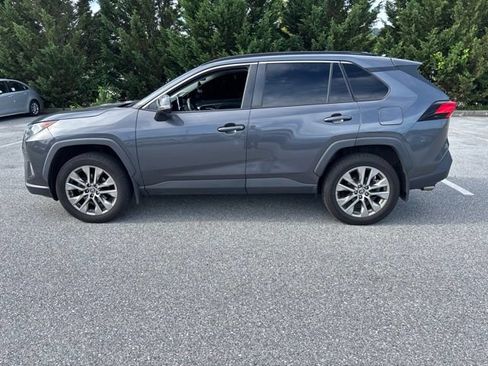 Used 2021 Toyota RAV4 XLE Premium AWD/4WD image 5