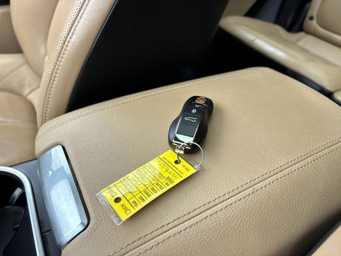 Used 2017 Porsche Cayenne image 40